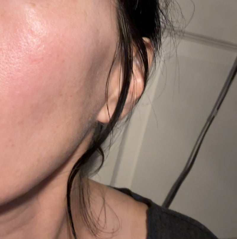 Algae Aura customer with smooth, nourished skin